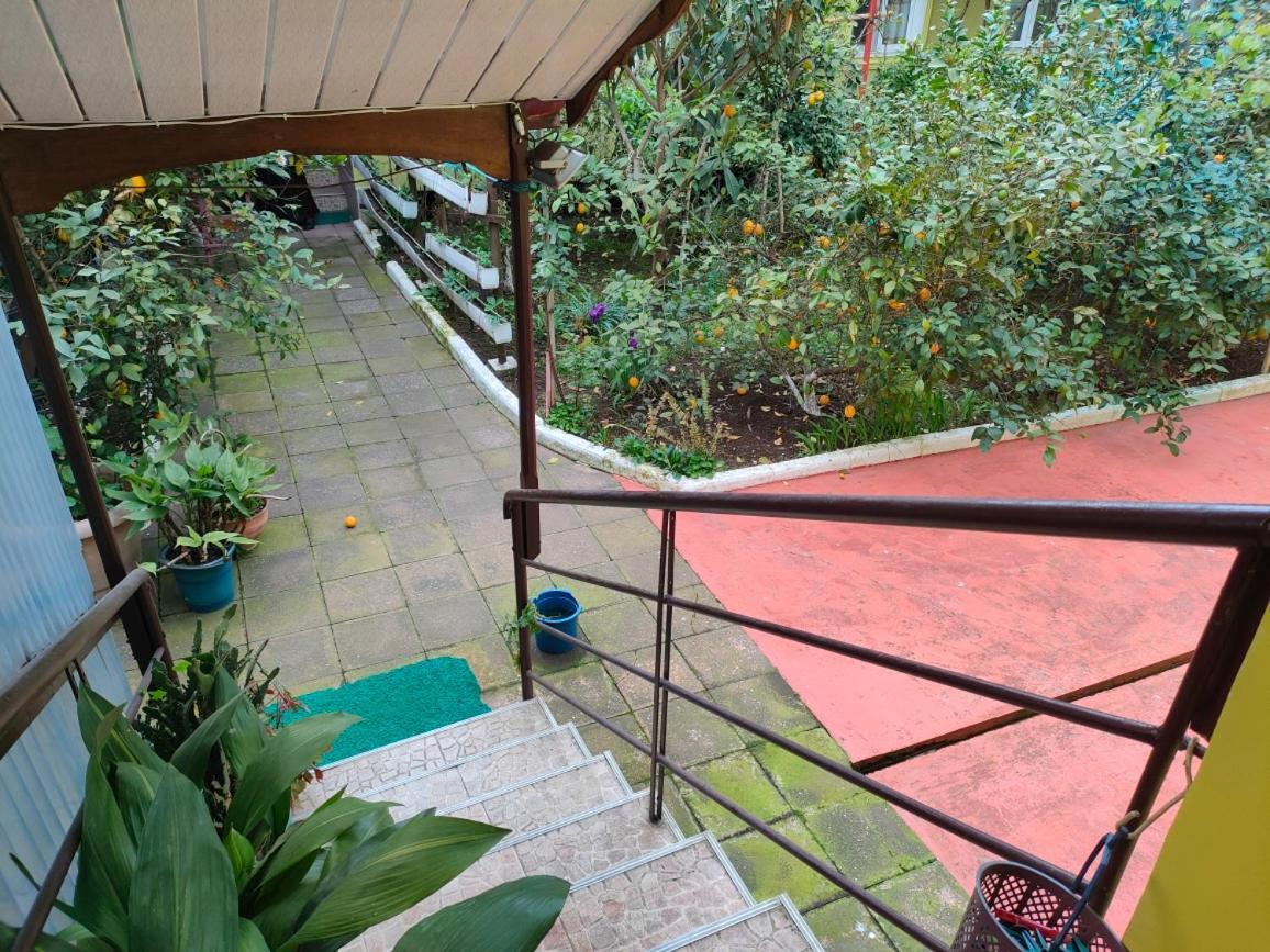 Guest House Nadejda Batumi Exterior foto