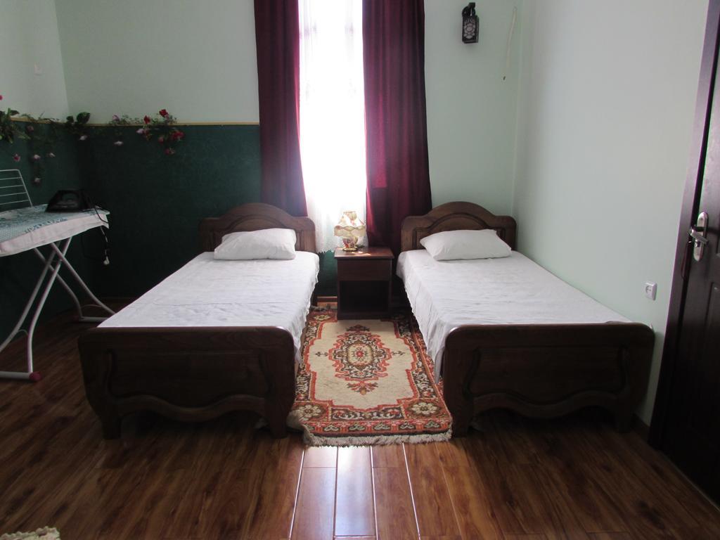 Guest House Nadejda Batumi Exterior foto