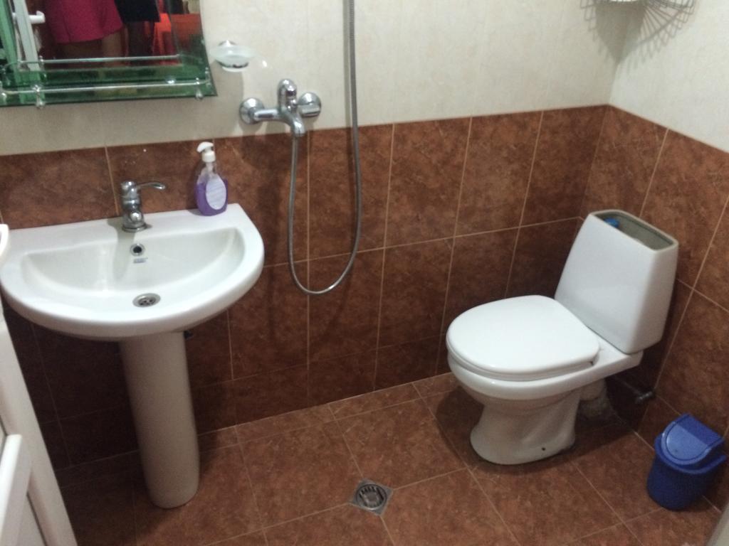 Guest House Nadejda Batumi Exterior foto
