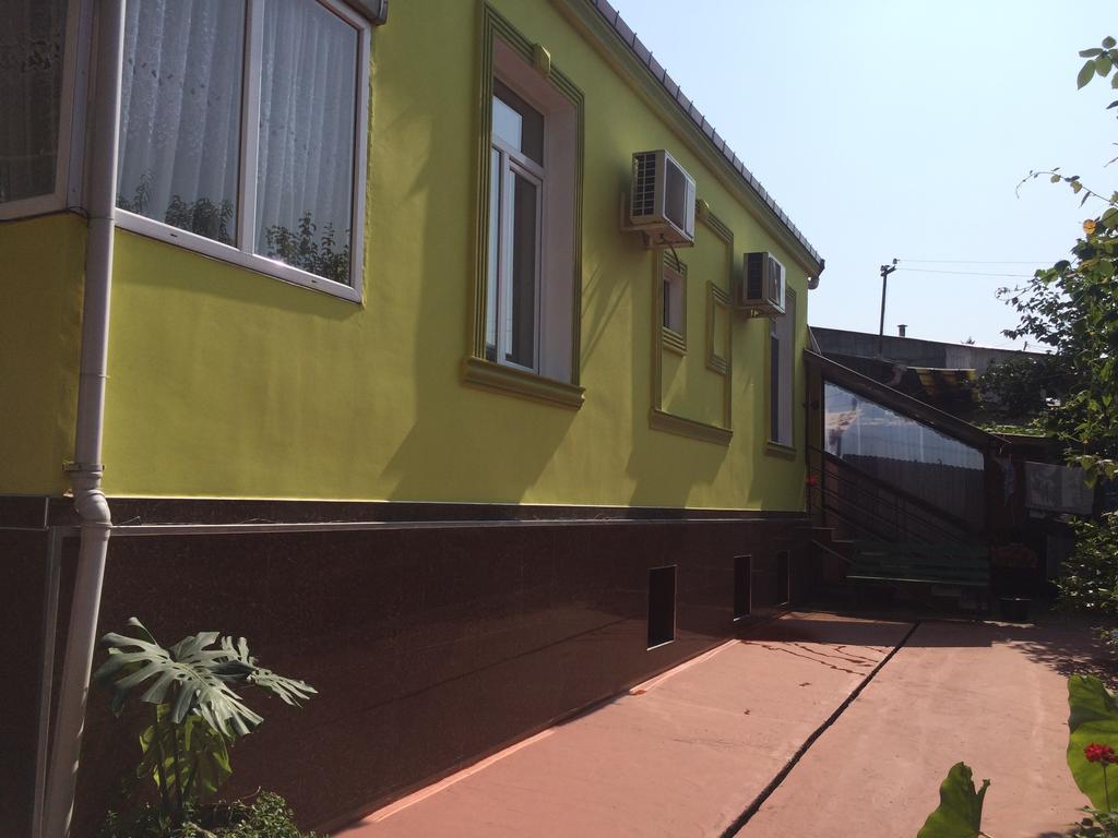 Guest House Nadejda Batumi Exterior foto