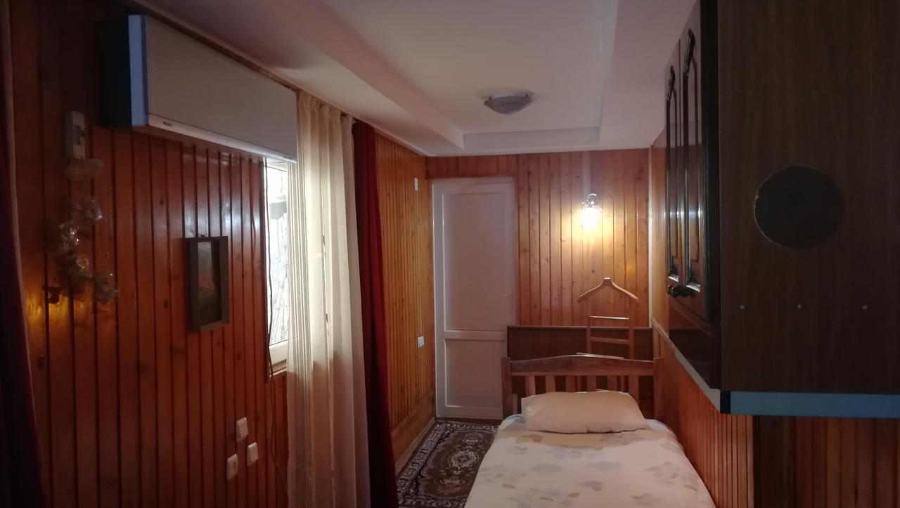 Guest House Nadejda Batumi Exterior foto